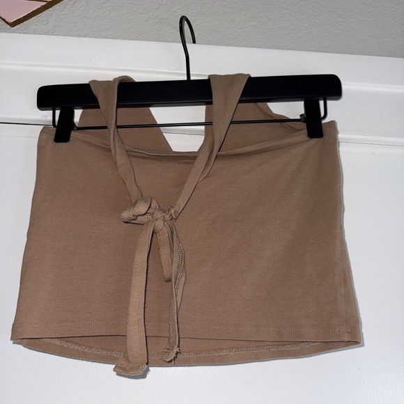 Hollister Tan Halter Top With Tie in Back - Picture 2 of 4